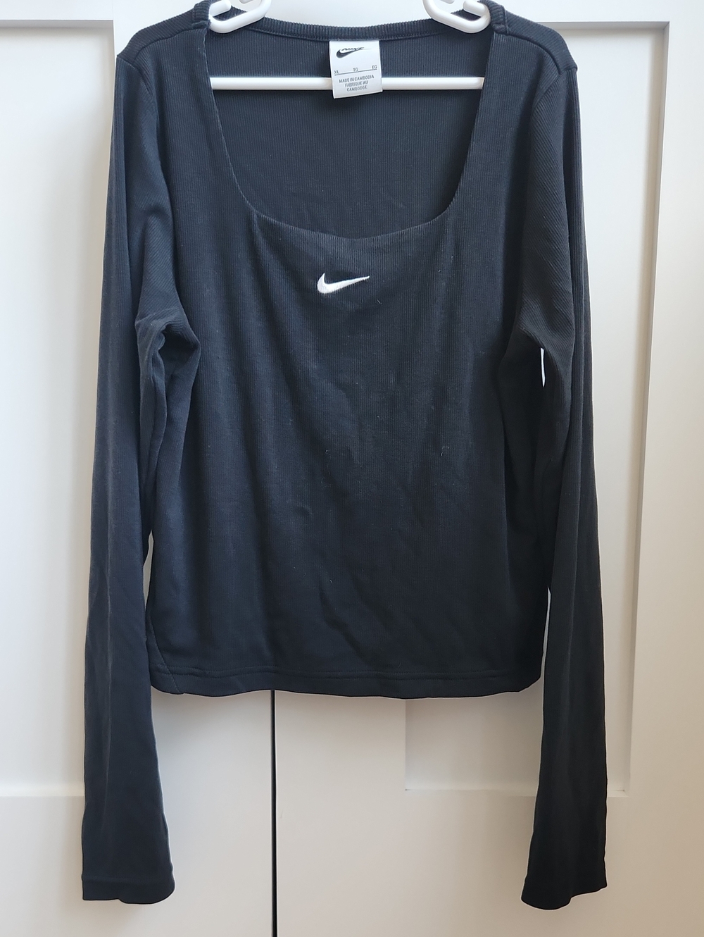 Girls XL Nike Black Long-Sleeve Scoop Neck Top with White Swoosh